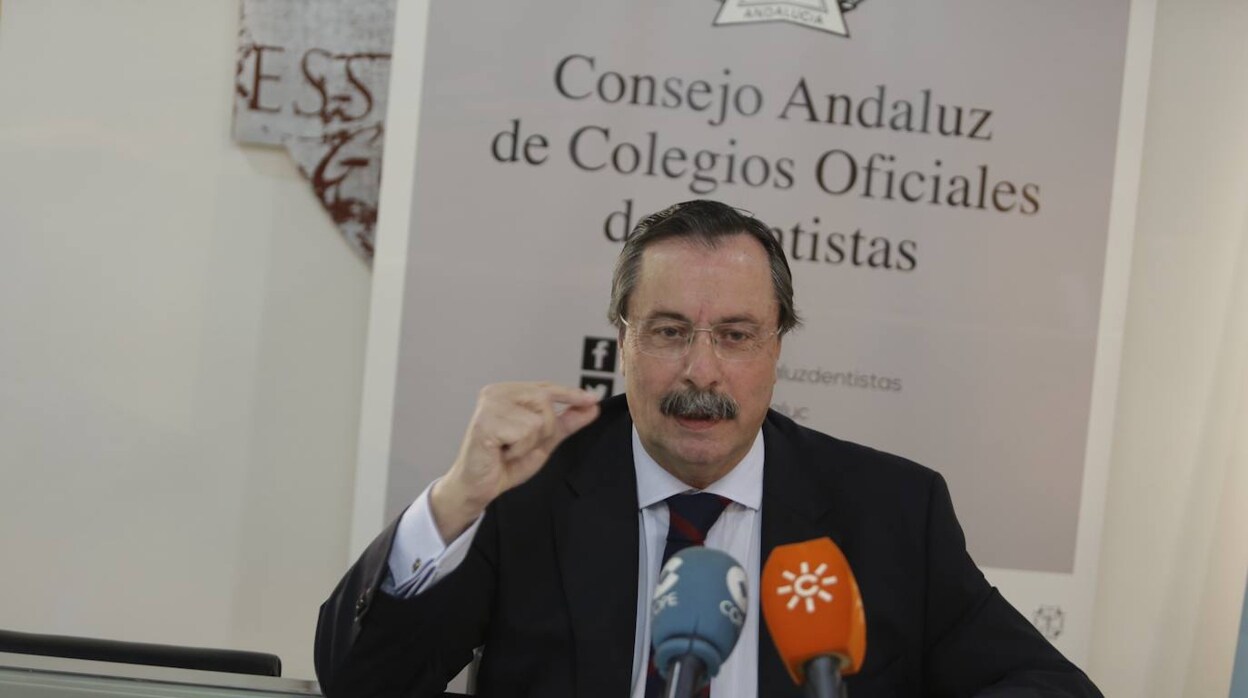La Justicia valida las elecciones de 2019 del Colegio de Odontólogos de Sevilla que ganó Luis Cáceres