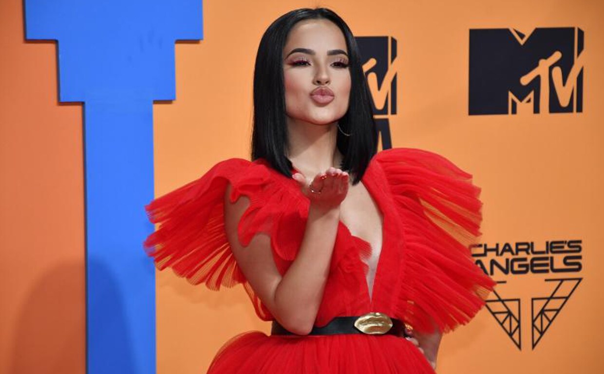 Becky G cancela su concierto en Icónica Sevilla Fest para asistir a los  Premios Billboard