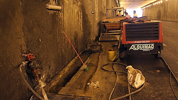 Unas filtraciones de agua obligaron a cerrar durante un tiempo el túnel de Buen Monreal tras su inauguración