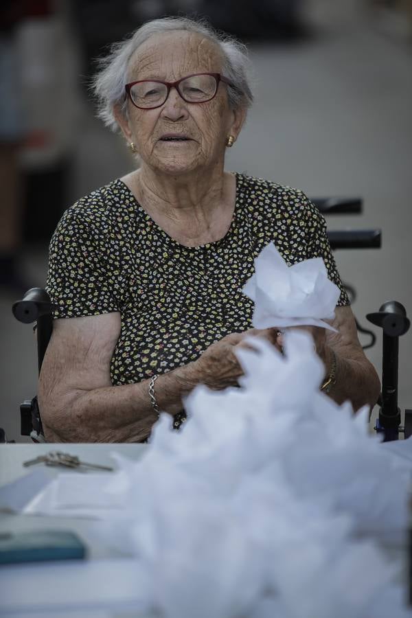 El barrio sevillano del Cerro del Águila se prepara para la salida extraordinaria de la Virgen de los Dolores