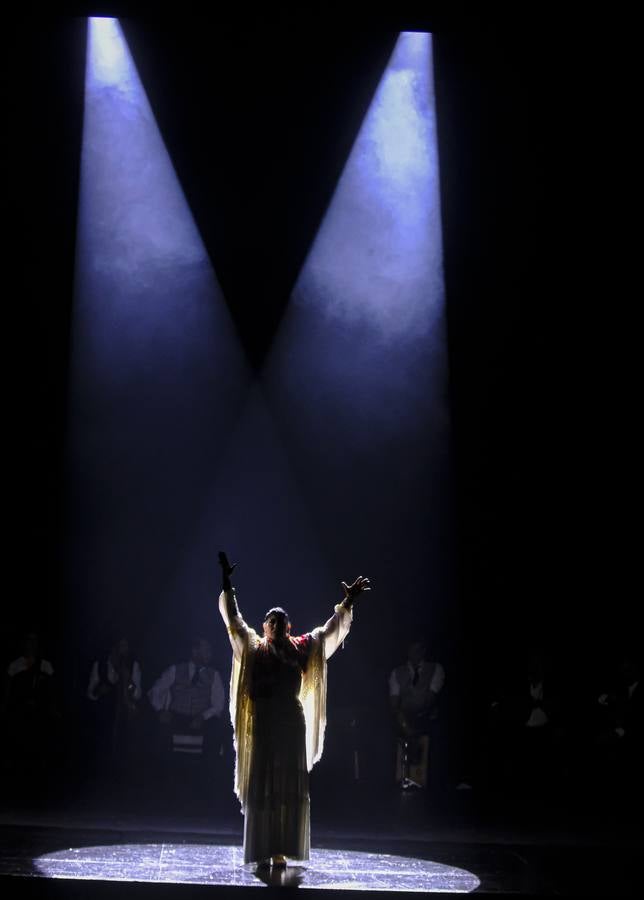 Un momento del espectáculo de Manuela Carrasco en el Teatro de la Maestranza