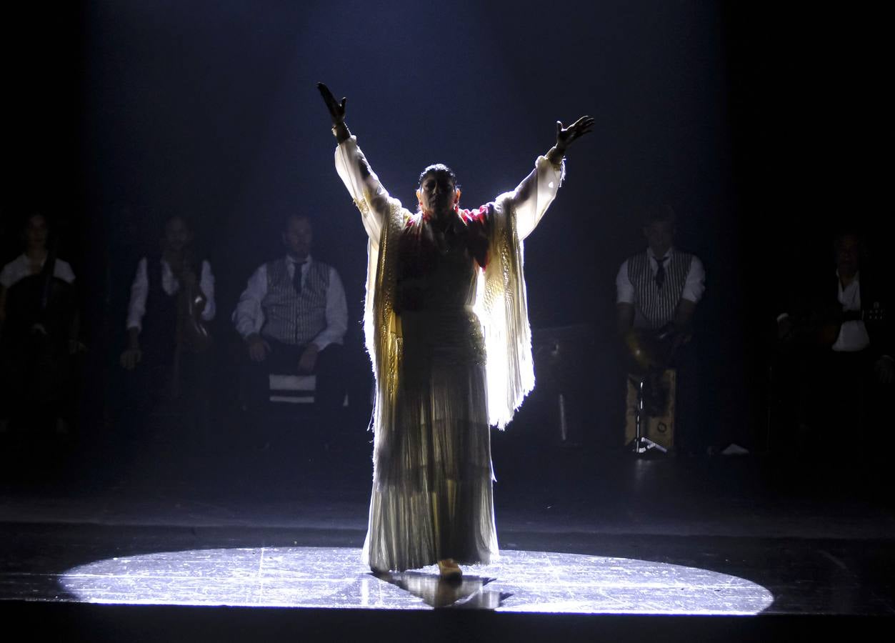 Un momento del espectáculo de Manuela Carrasco en el Teatro de la Maestranza