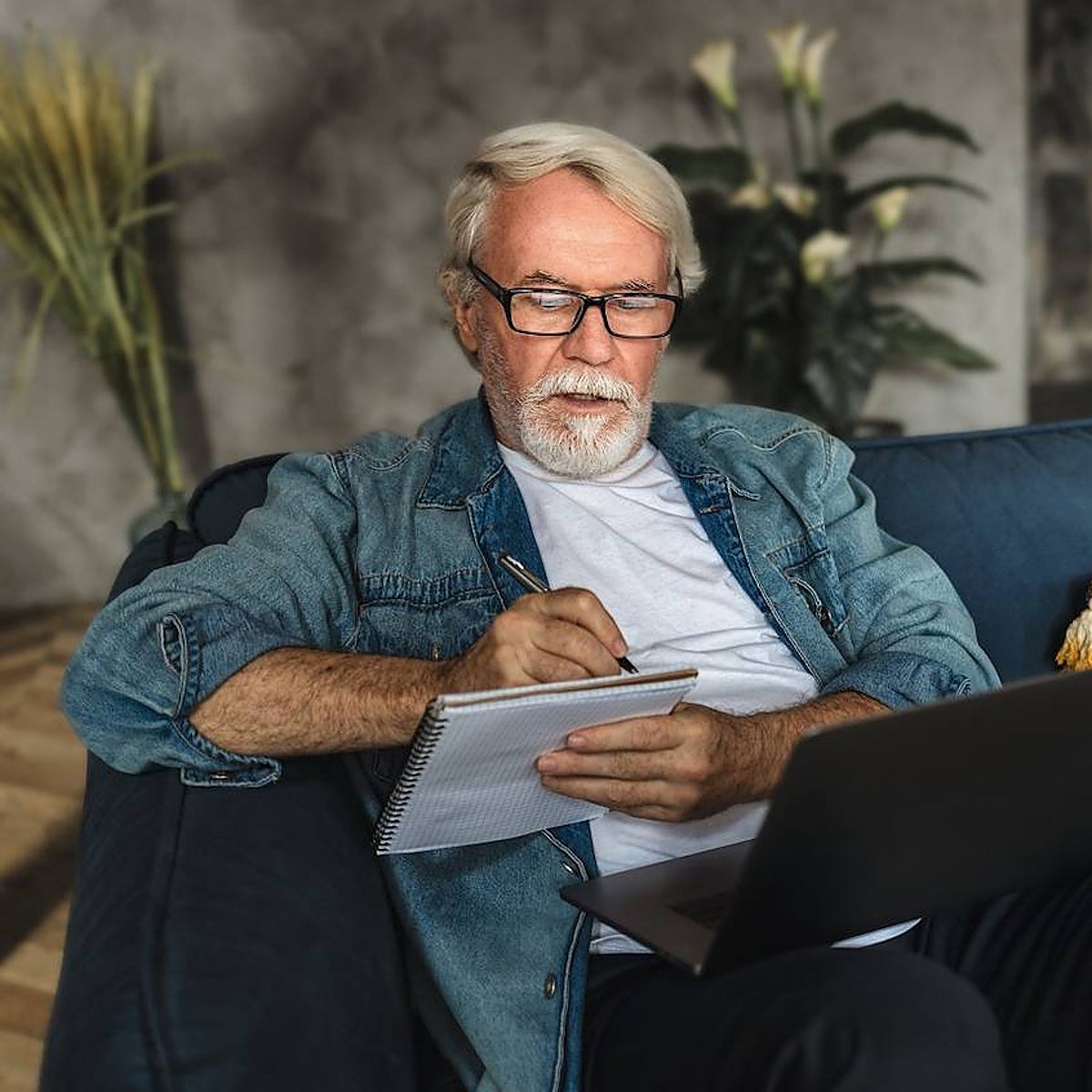 ¿Qué diferencia hay entre la base reguladora y la base de cotización para calcular mi pensión de jubilación?