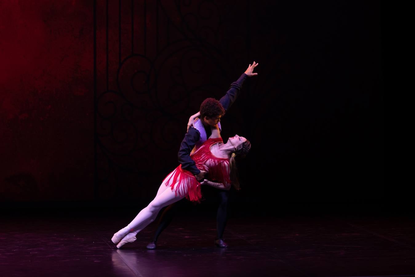 El ballet blanco volvió al Maestranza con el homenaje a Alicia Alonso