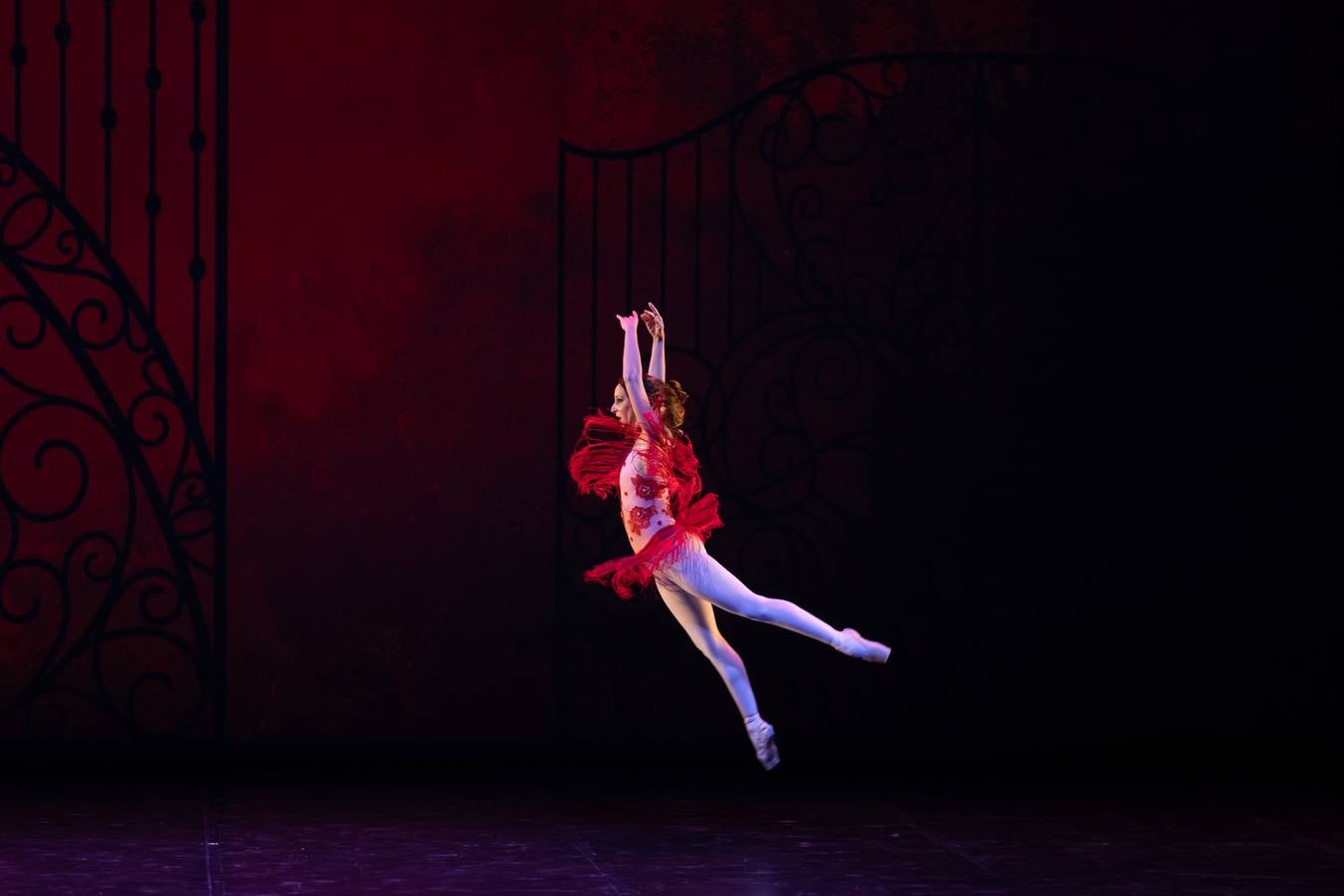 El ballet blanco volvió al Maestranza con el homenaje a Alicia Alonso