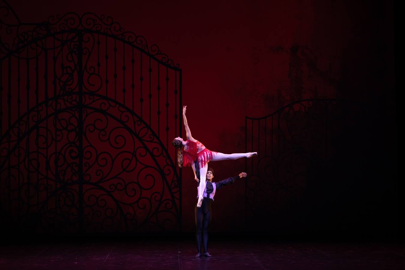 El ballet blanco volvió al Maestranza con el homenaje a Alicia Alonso