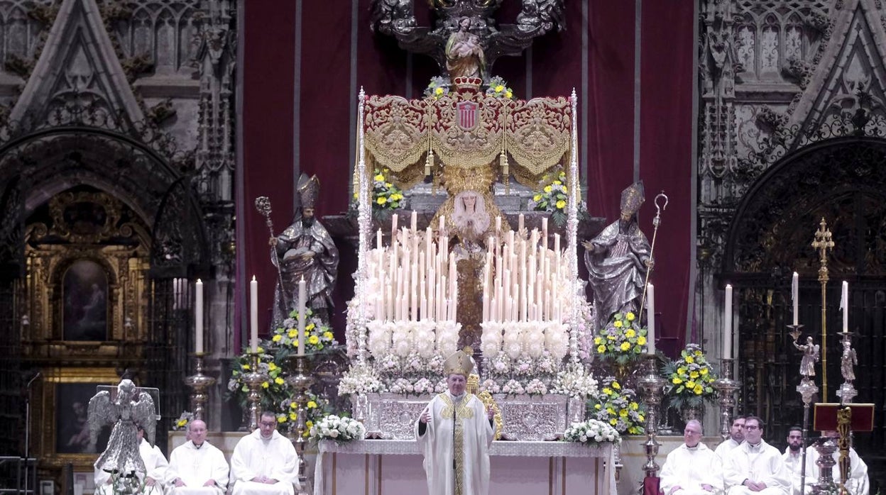 Las imágenes del pontifical de la Virgen de las Mercedes en la Catedral de Sevilla