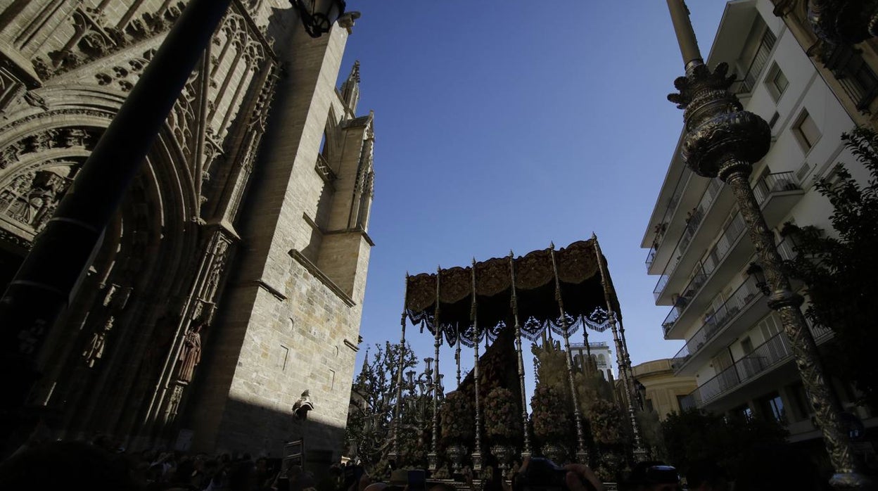 La Virgen de las Mercedes sale de la Catedral para regresar a su barrio