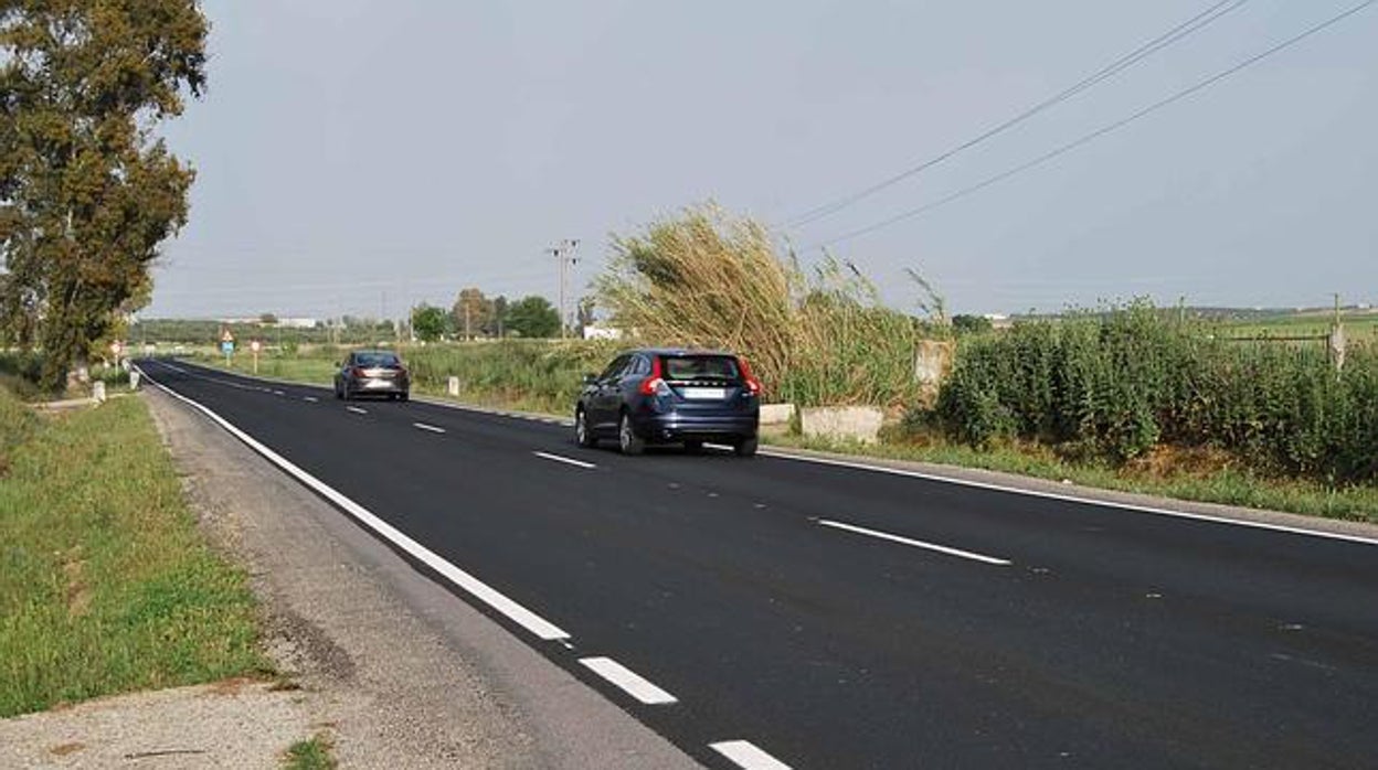 Los Palacios insta a la Junta a incluir en sus presupuestos una «partida suficiente» para desdoblar la carretera a Utrera