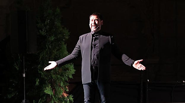 El cantaor José Valencia presentó su espectáculo 'Nebrissensis' en la Bienal y en Lebrija