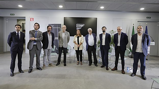 Participantes en la mesa redonda sobre Santa Justa convocada por el Colegio de Arquitectos en el salón de actos de la Consejería de Fomento