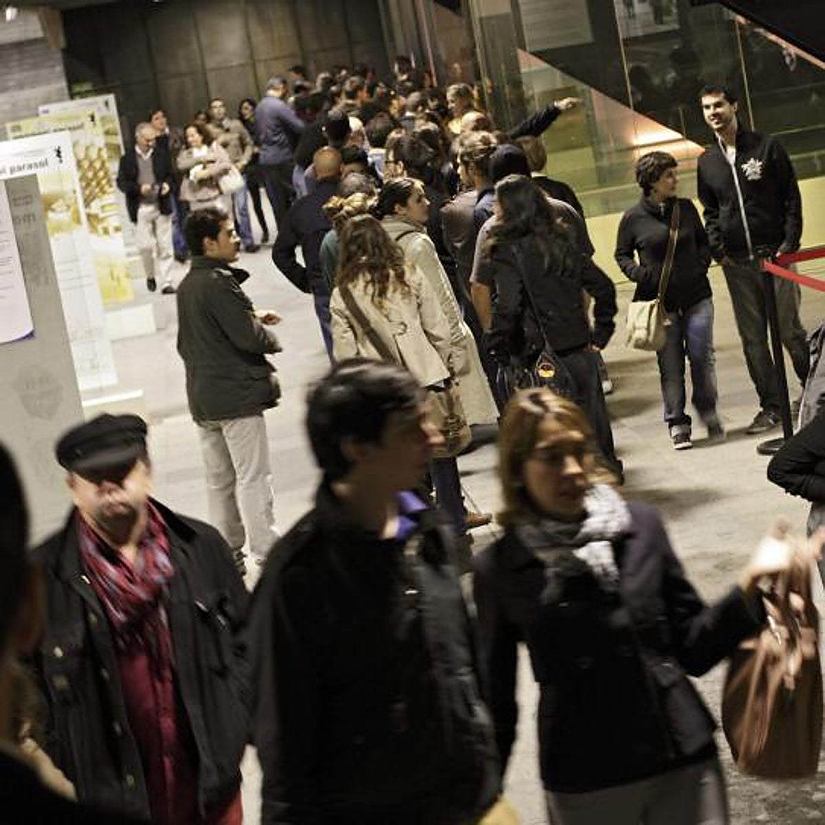 El metro incrementa un 66% su oferta de plazas por la Noche en Blanco de Sevilla 2022