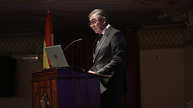 El Teniente de Hermano Mayor de la Real Maestranza, Santiago de León y Domecq