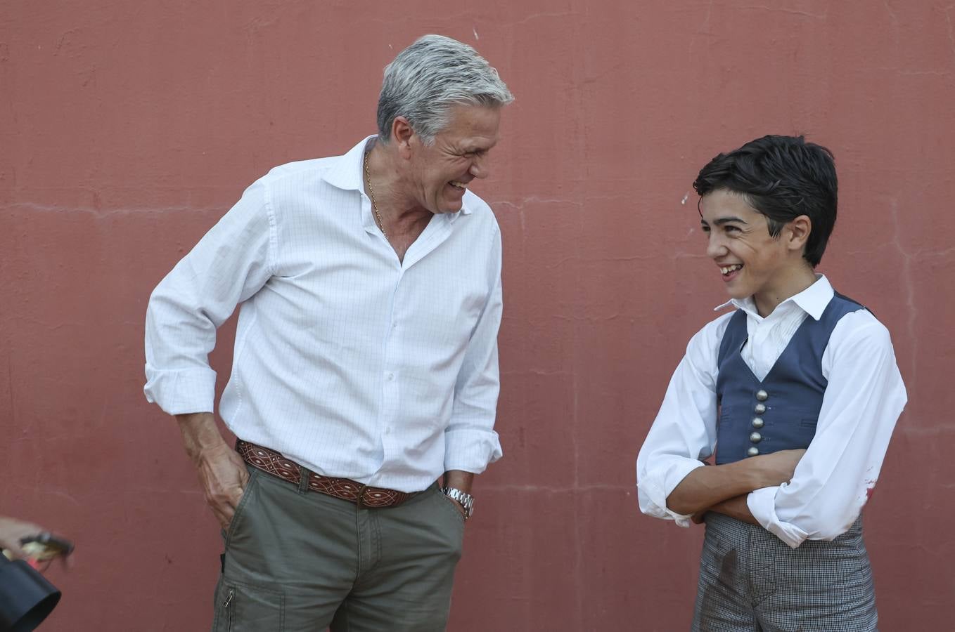 El novillero Marco Pérez, en la finca de Juan Antonio Ruiz 'Espartaco'