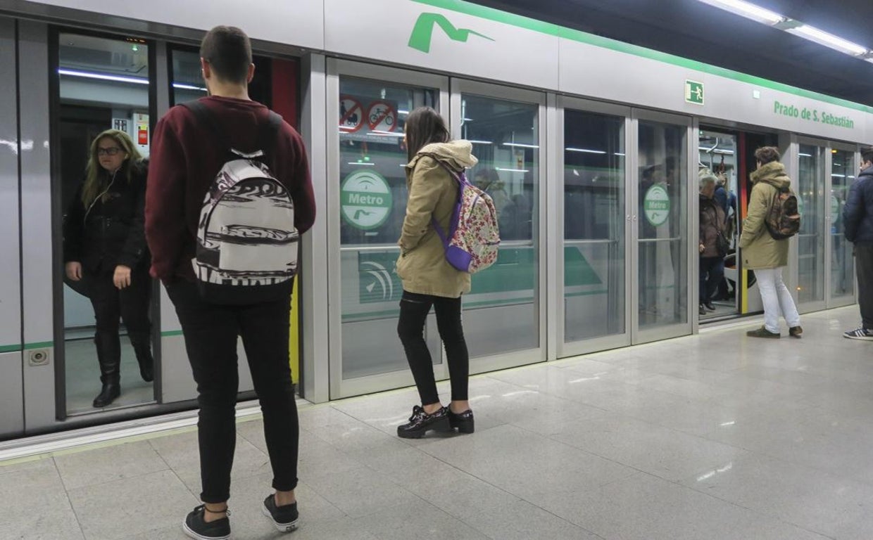 Noche en Blanco de Sevilla 2022: así se refuerzan los horarios del Metro y Tussam