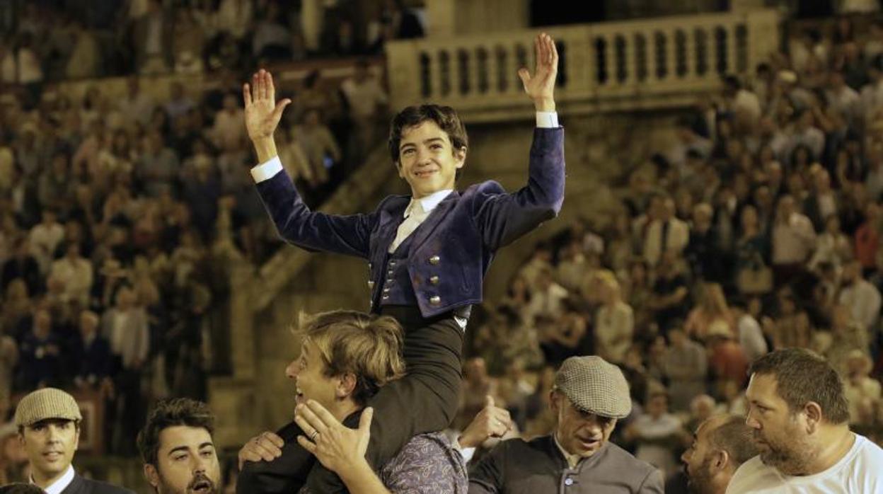 Puerta del Príncipe para Marco Pérez, el niño torero de Juan de Mesa