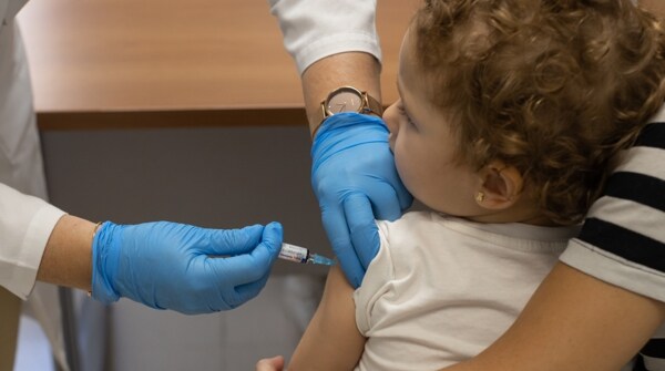 El SAS llama a vacunar contra la gripe a 70.000 niños sevillanos mayores de seis meses