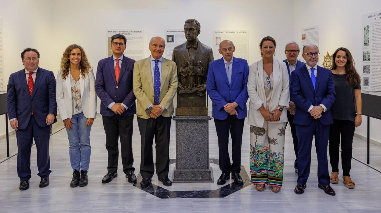 En imágenes, el Ateneo de Sevilla inaugura una muestra conmemorativa sobre José María Izquierdo