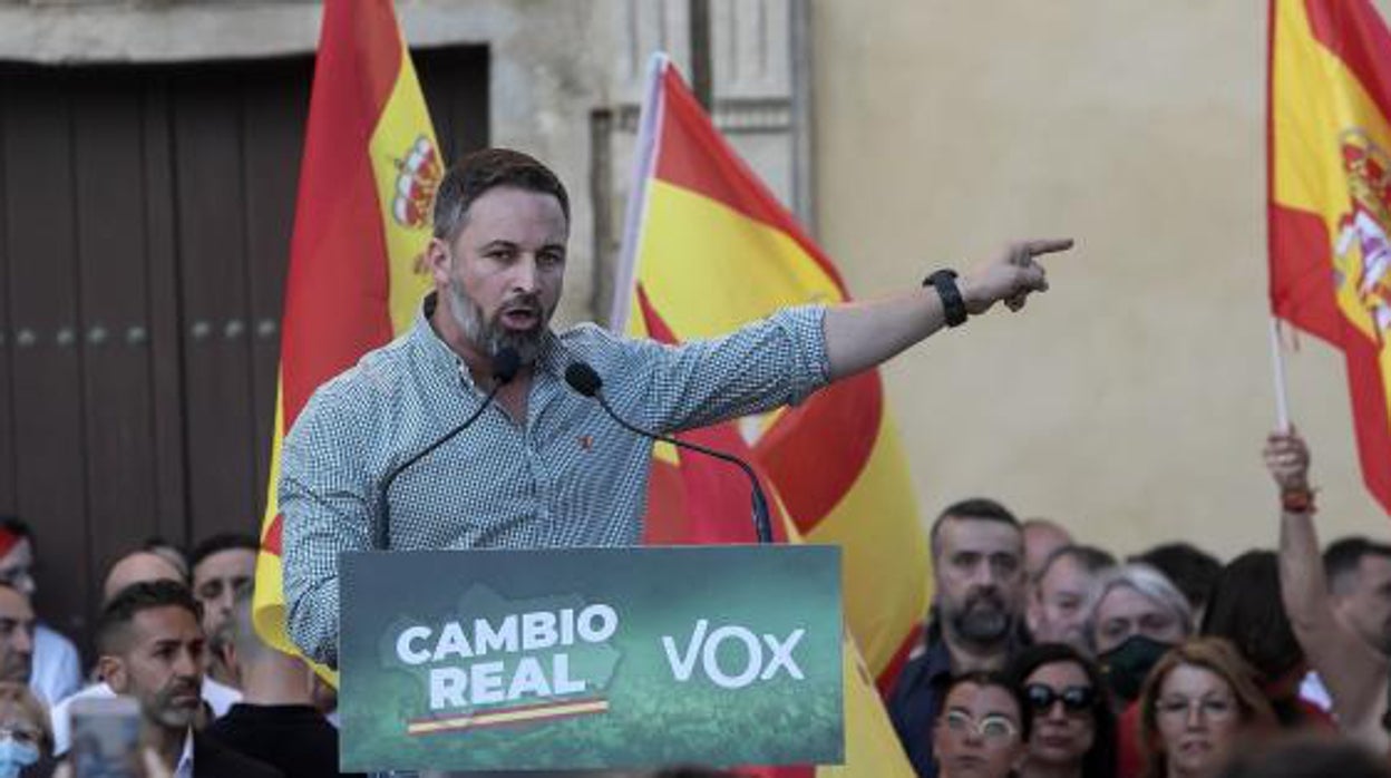 Vox se querella contra el PSOE por un 'me gusta' de la alcaldesa de Alcalá de Guadaíra en Twitter e Instagram