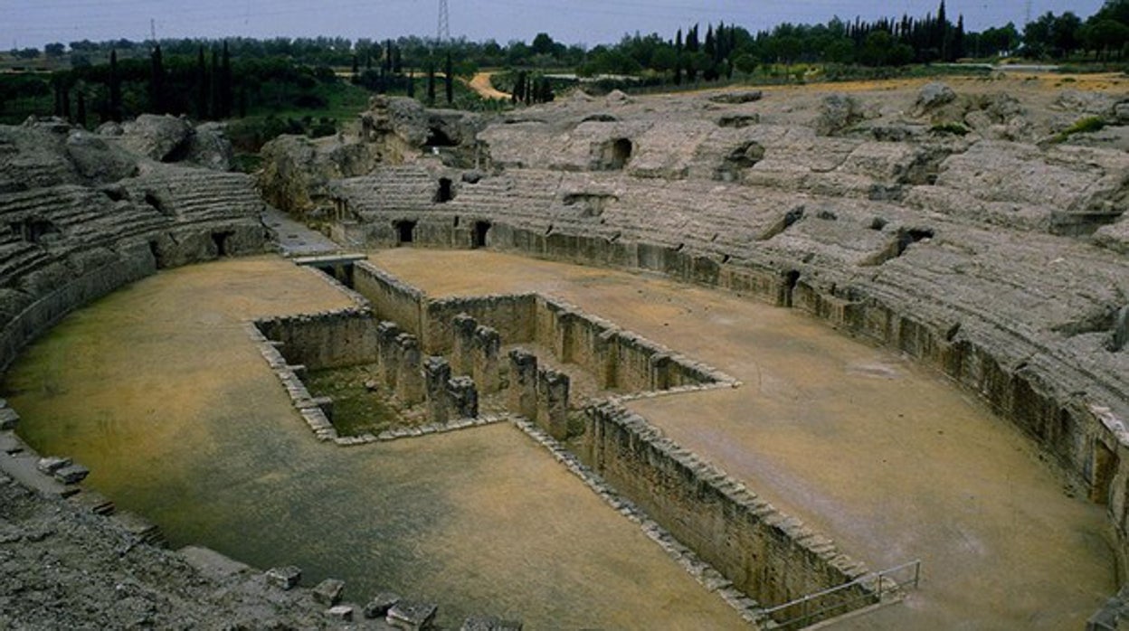 Patrimonio avala las obras de consolidación en la galería norte del anfiteatro de Itálica