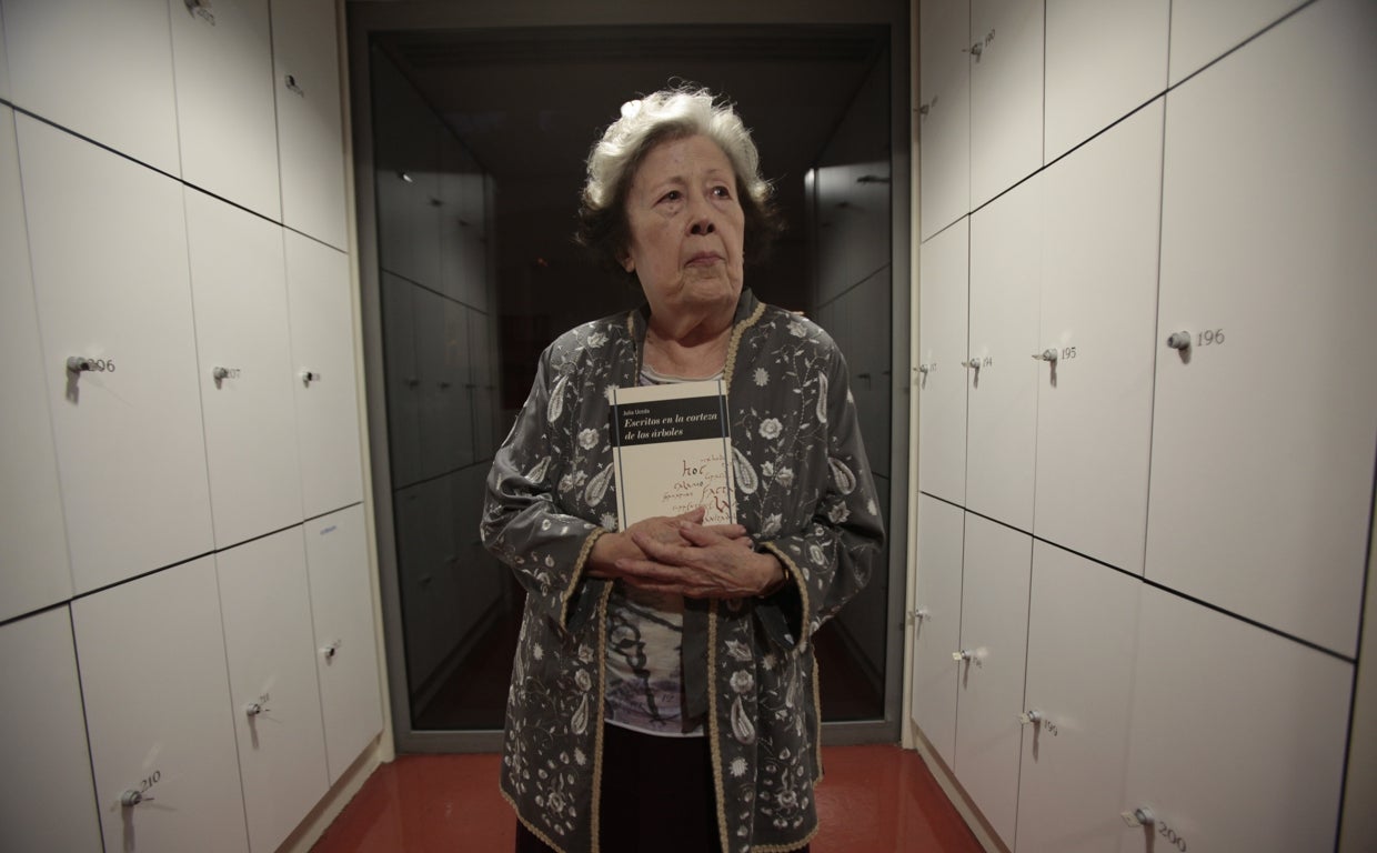 Julia Uceda, durante la presentación en 2013 del libro 'Escrito en las cortezas de los arboles'