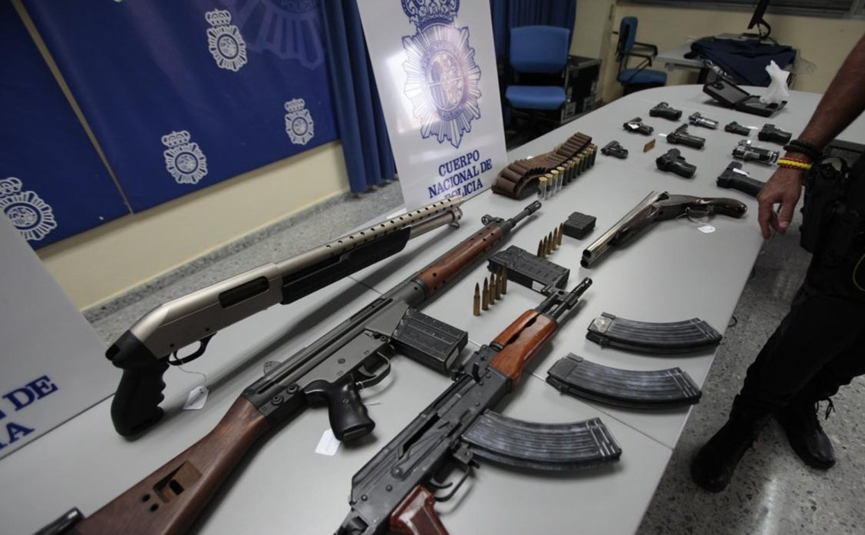 Armas intervenidas en una operación policial desarrollada en las Tres Mil Viviendas