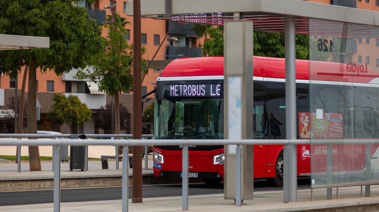 El autobús urbano y el Metrobús de Dos Hermanas serán gratuitos a partir de 2023 ante la crisis energética