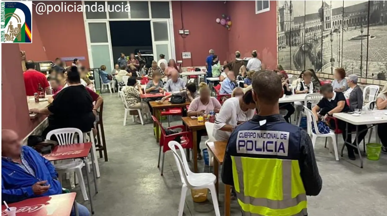 La Policía desmantela un bingo clandestino en Sevilla con mayores de edad en plena partida