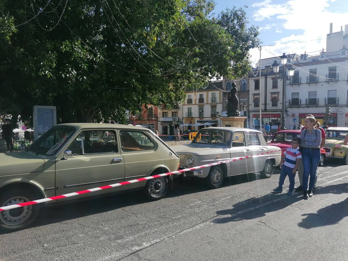 Rodaje de la película 'Te estoy amando locamente' en el Puente de Triana este martes