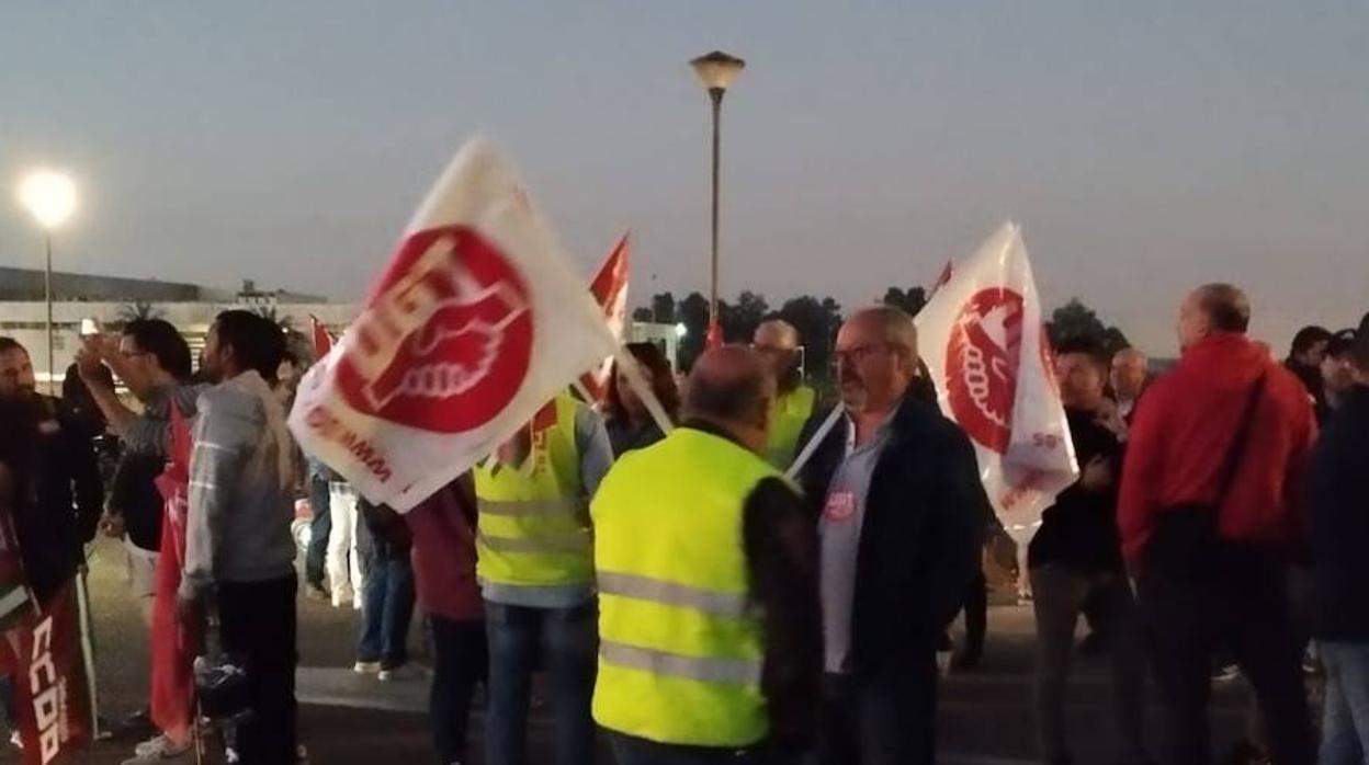 Los sindicatos cifran en un 90% el seguimiento de la huelga en las plantas de Airbus en Sevilla