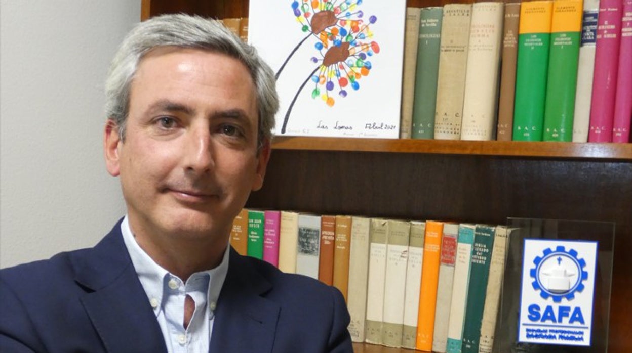 «La brutal caída de la natalidad es el mayor problema de España y amenaza la supervivencia de muchas líneas en colegios e institutos»