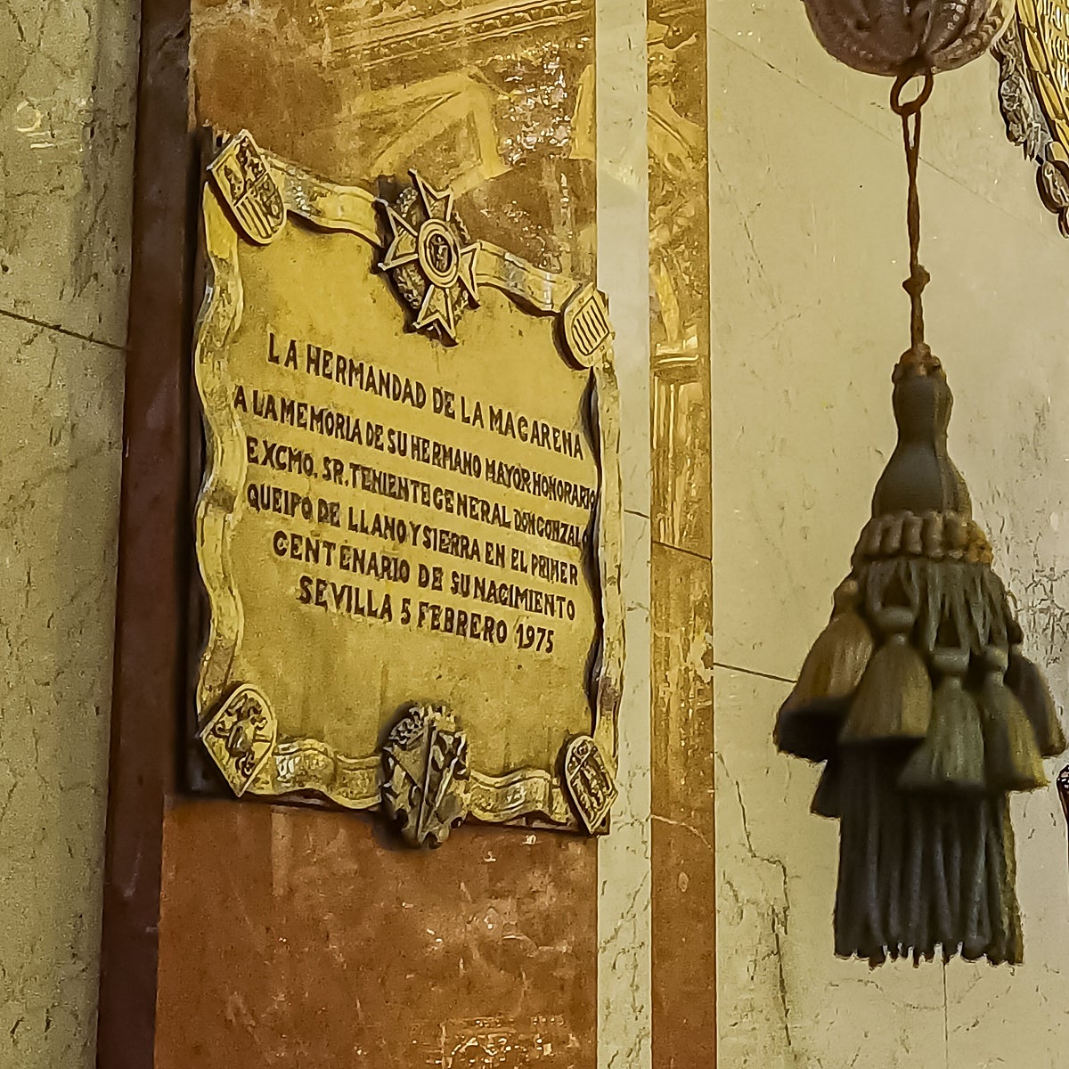 La Macarena retira la placa conmemorativa del centenario de Queipo de Llano