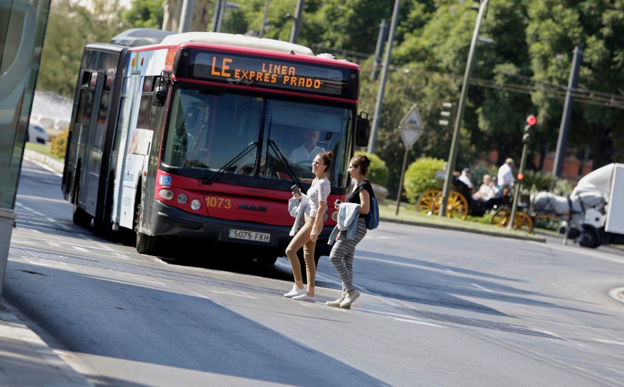 El detenido actuaba en la línea de autobús público de Sevilla Este