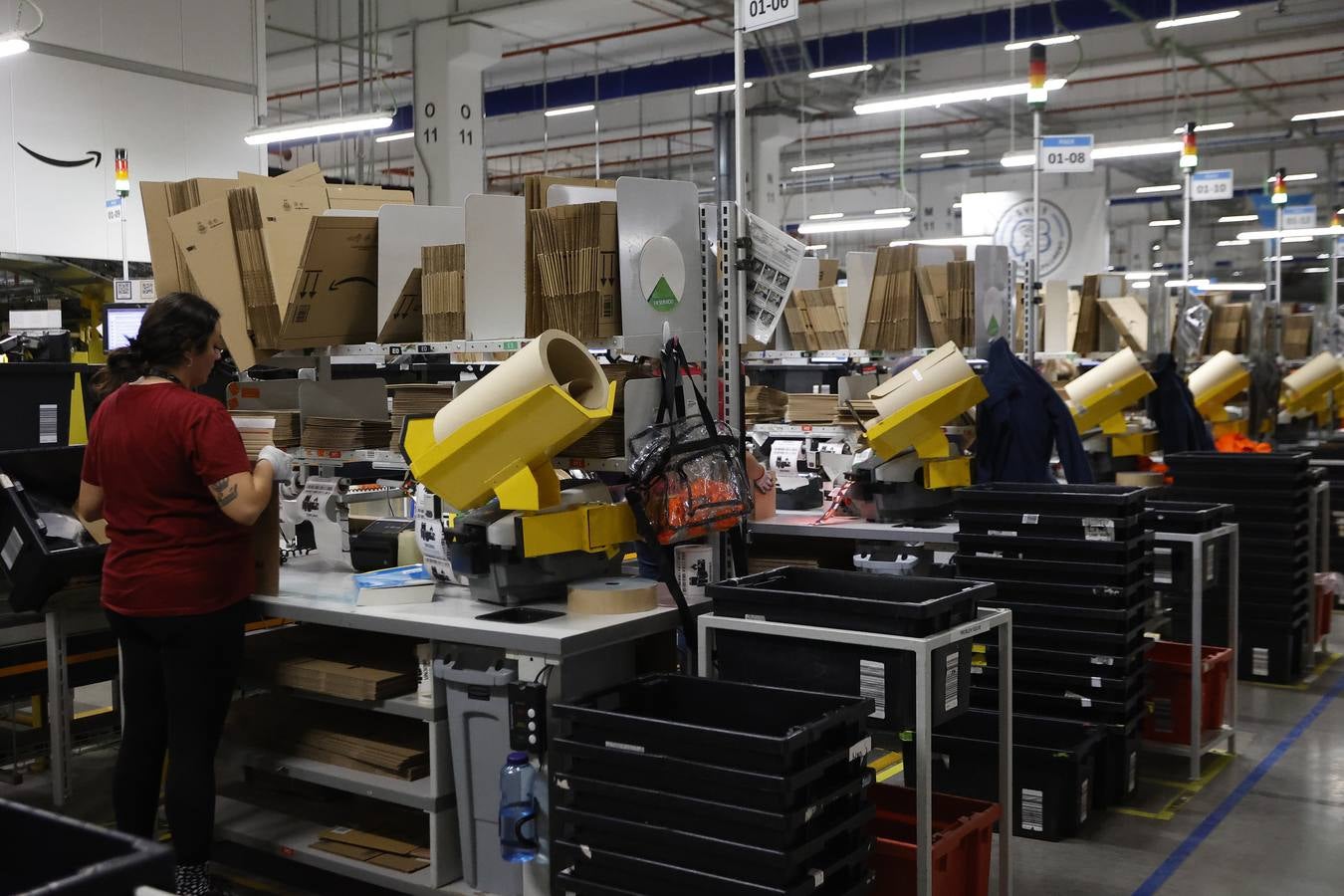 Reportaje gráfico del centro logísitico de Amazon en Sevilla