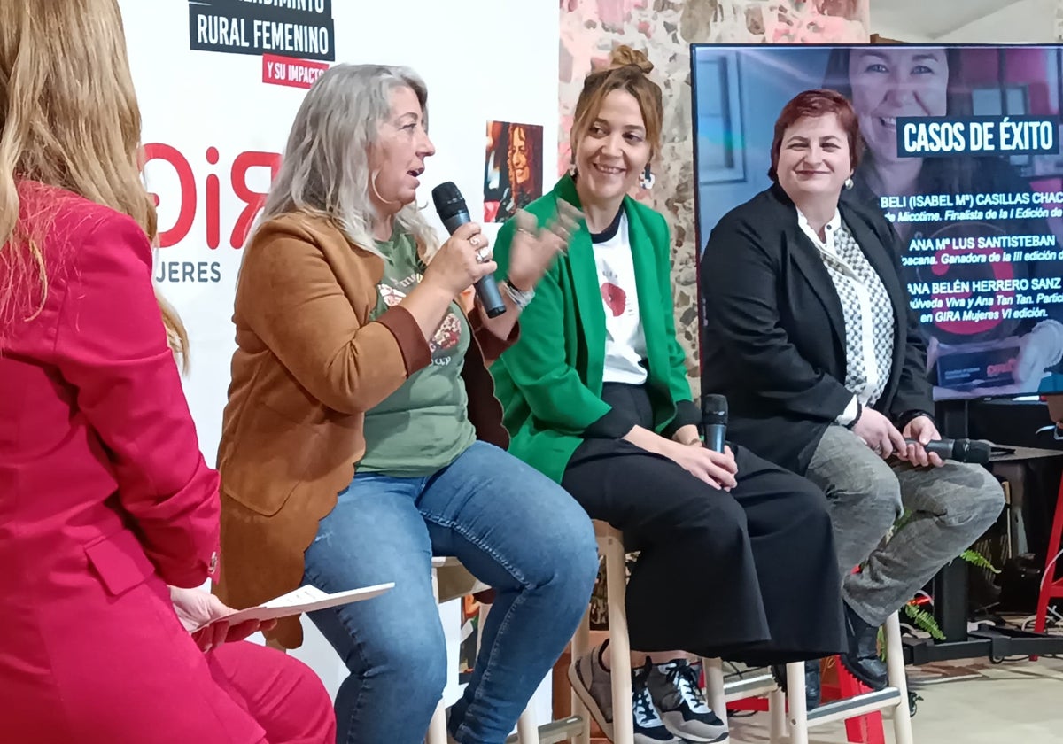 Encuentro con mujeres emprendedoras del proyecto GIRA Mujeres