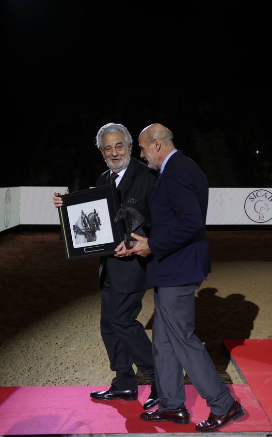 El tenor recoge su premio en el Sicab