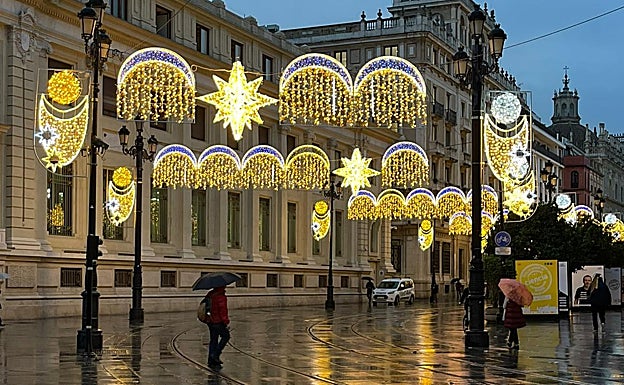 Aspecto de la avenida de la Constitución con las luces de Navidad de 2022