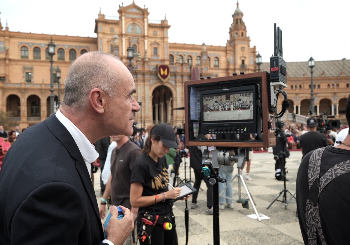 Unas 700 personas participan en Sevilla en la nueva serie de Netflix