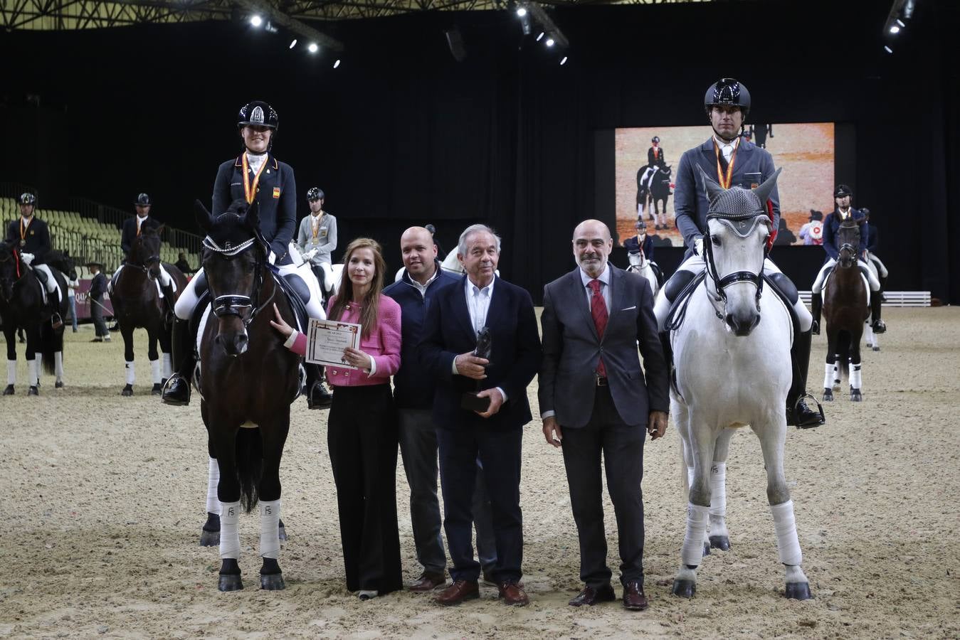 Caballistas y caballos recibieron este domingo sus premios como colofón a una gran edición de Sicab