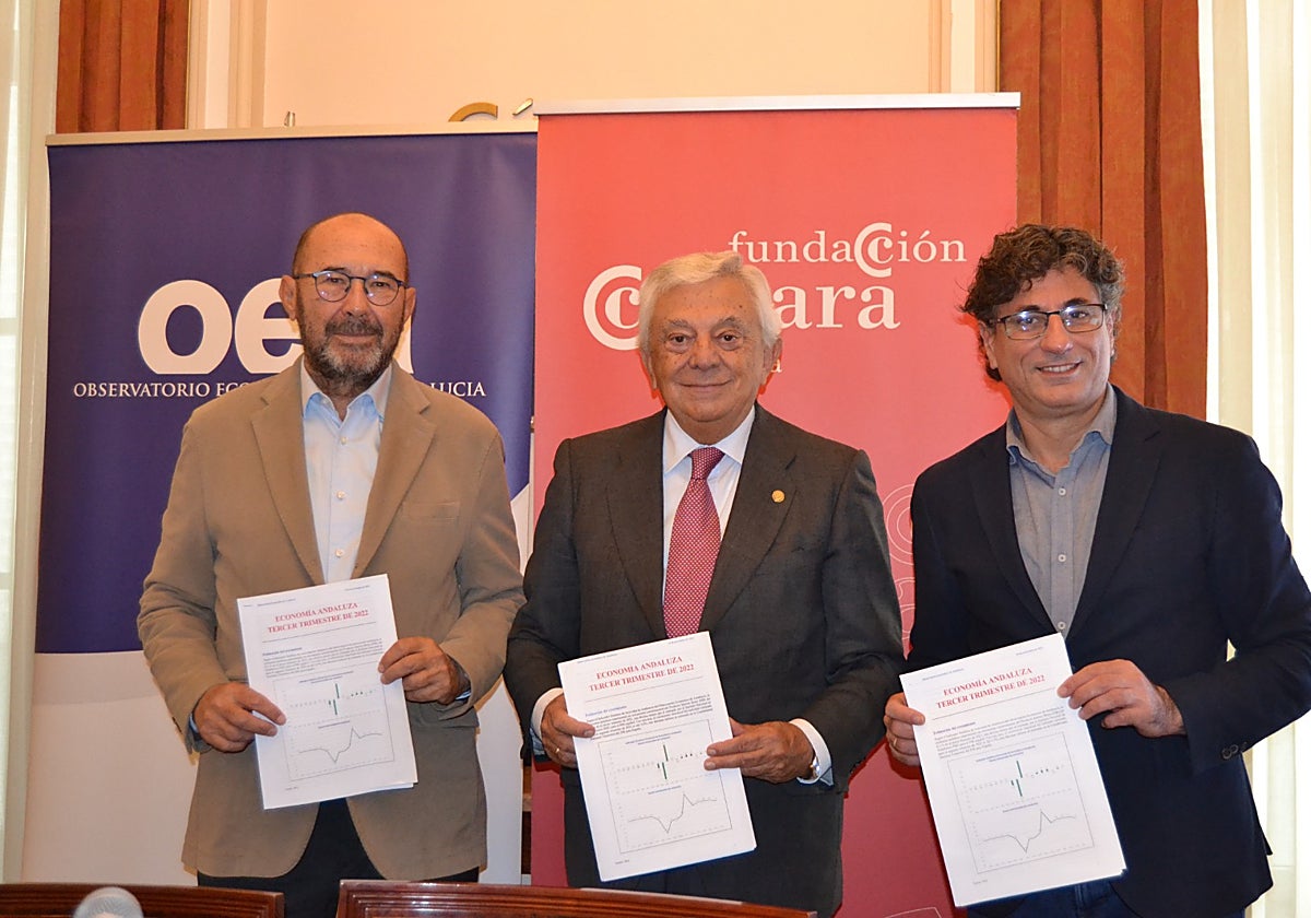 Francisco Ferraro, Francisco Herrero y Manuel Hidalgo han presentado el informe en la Cámara de Comercio de Sevilla