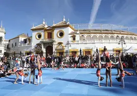 Calle Deporte reúne en el Paseo Colón de Sevilla a más de 10.000 personas