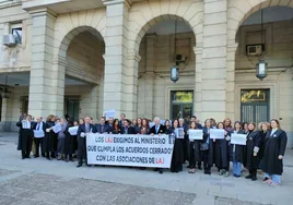 Casi el 60% de los secretarios judiciales de Sevilla secundan la huelga por los incumplimientos del Gobierno