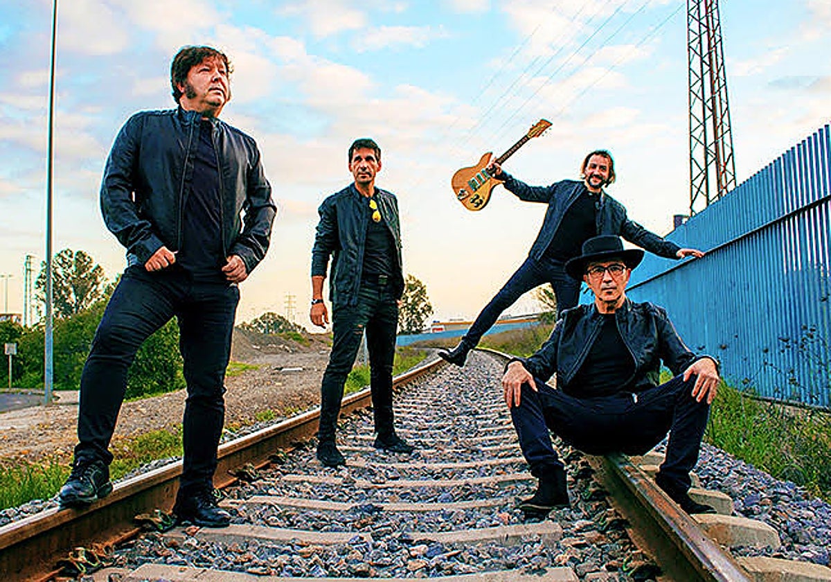 José Luis Blanco, José Manuel Bueno, Santiago Ruiz y Enrique Sánchez, miembros de Los Escarabajos