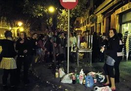 Dos décadas de lucha vecinal contra 'la movida' en Sevilla