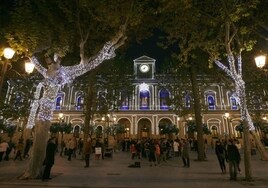 La iluminación llenará de Navidad 287 calles y plazas de Sevilla a partir de este lunes