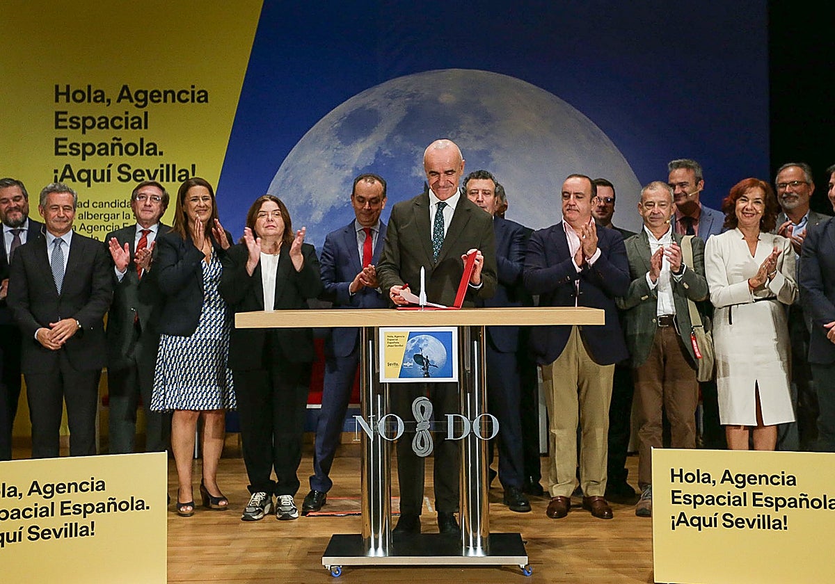 El alcalde compara la Agencia Espacial con la Expo 92: «Sitúa a Sevilla en el epicentro de la industria mundial del espacio»