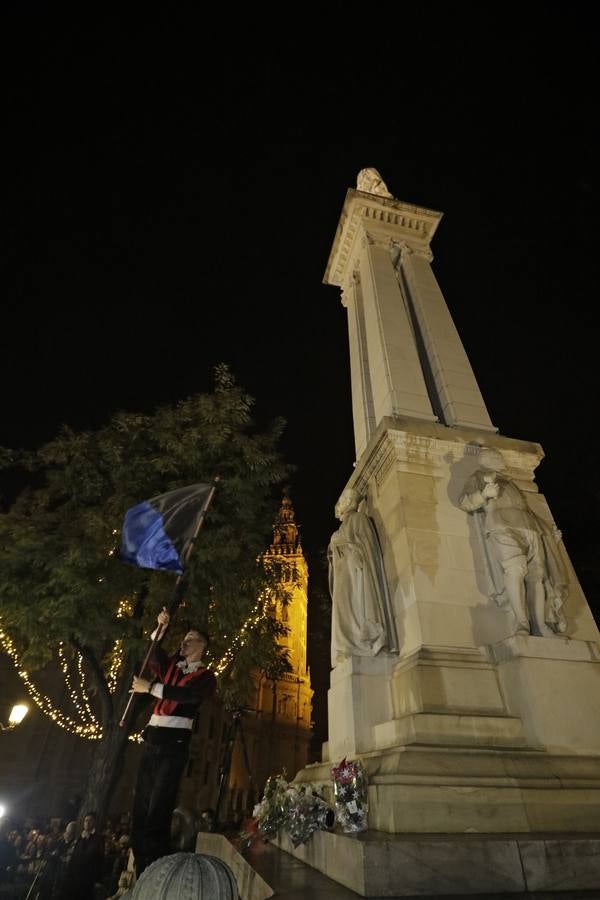 Celebración de los tunos en la Plaza del Triunfo