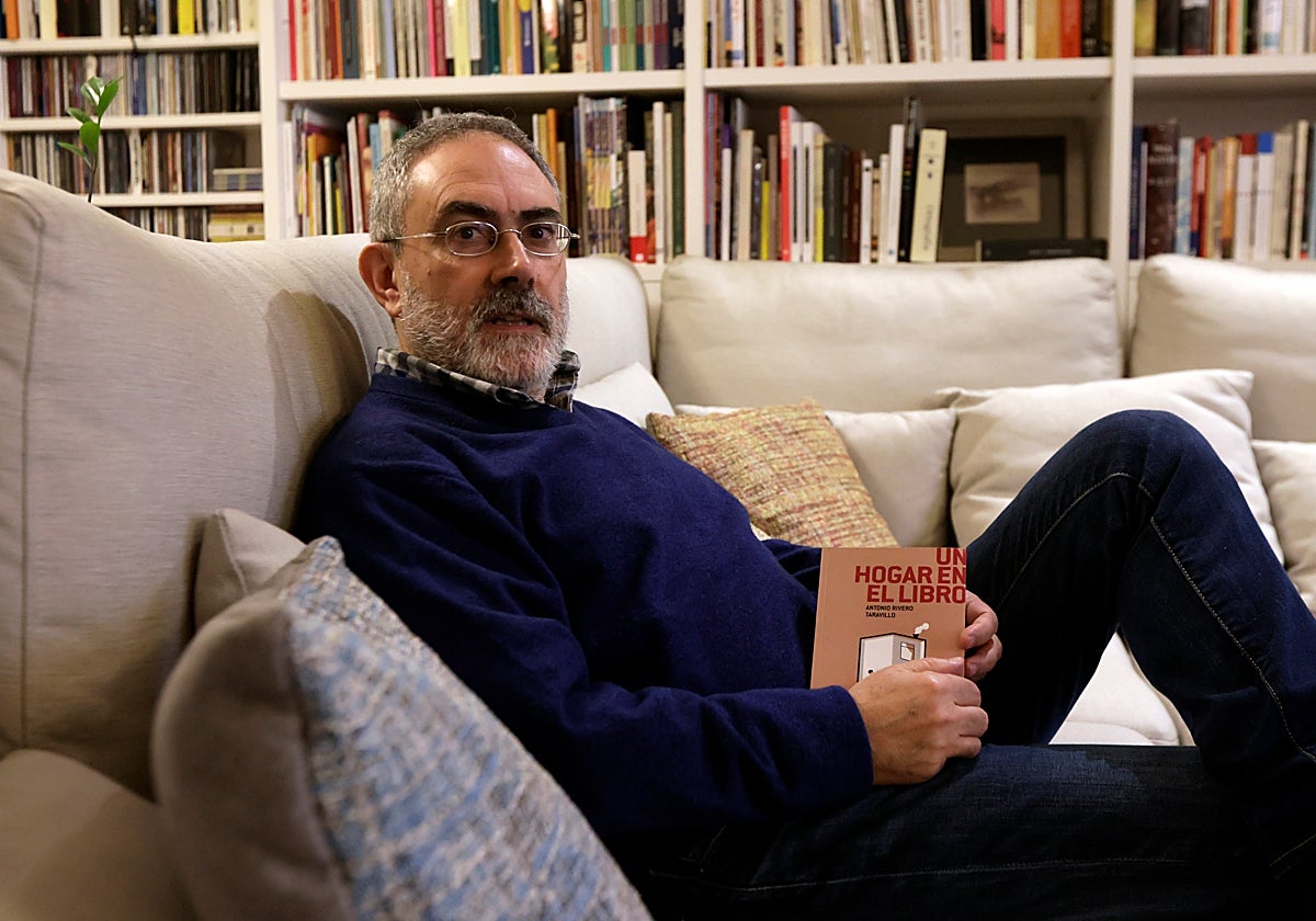 Antonio Rivero Taravillo retrata con esta nueva publicación su experiencia al frente de la Casa del Libro de Sevilla