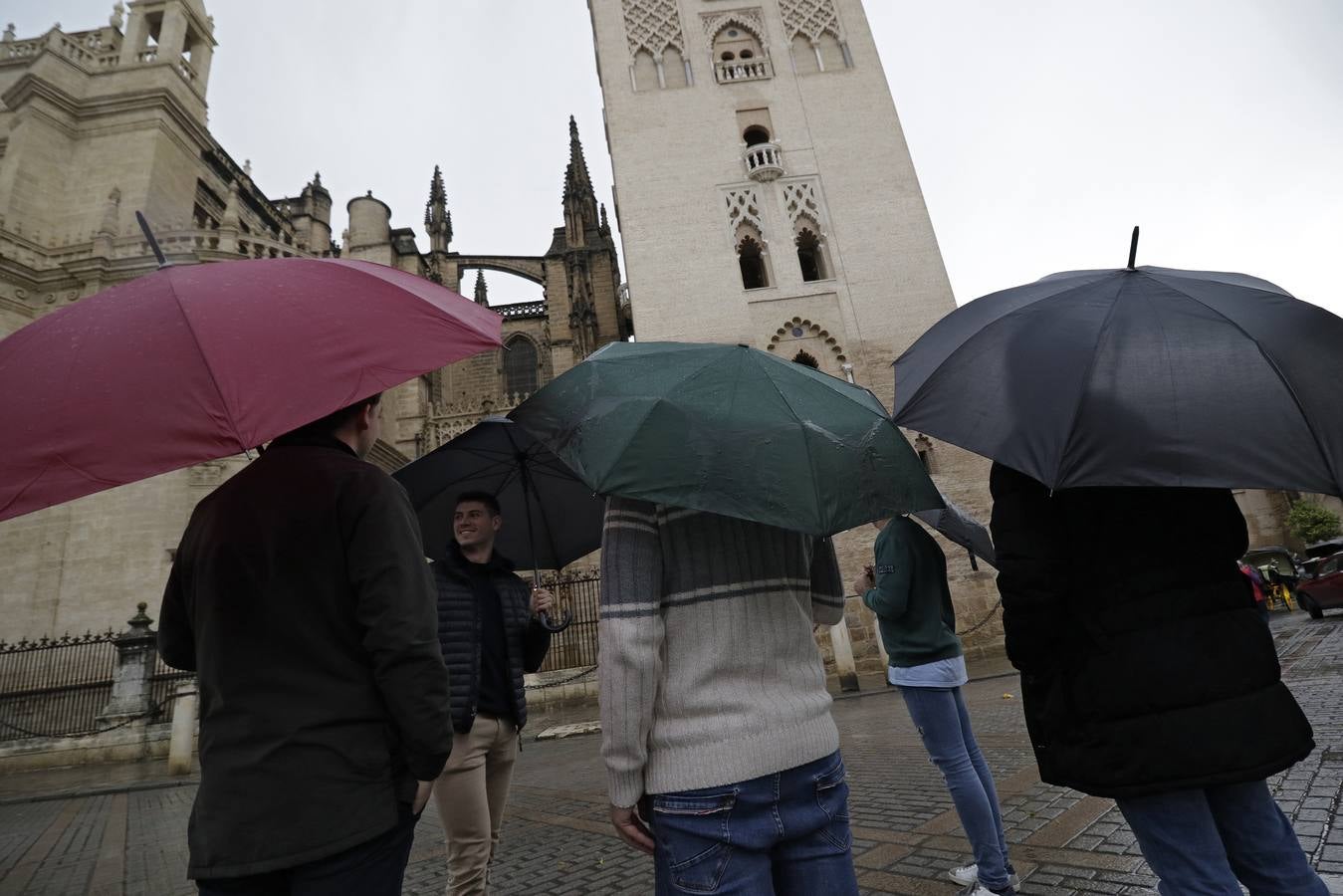 Imágenes que ha dejado la lluvia en el centro de la ciudad