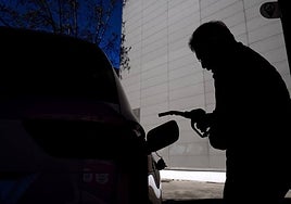 El descuento de 20 céntimos en los carburantes termina en 3 semanas: así volverán a ser los altos precios de la gasolina y el diésel